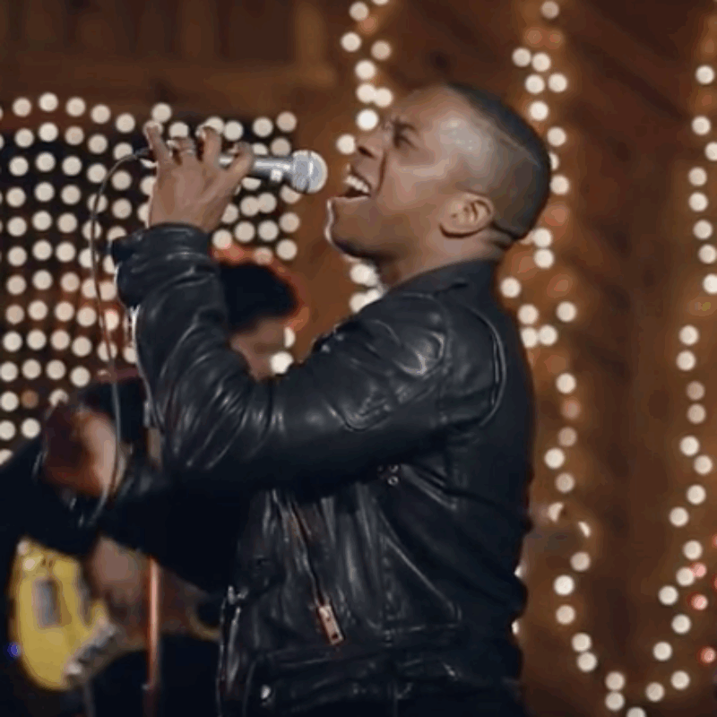 Leslie Odom Jr. – Please Come Home For Christmas (Official Live Video)