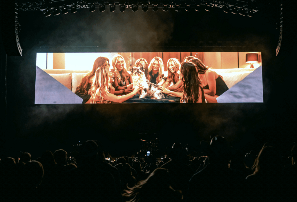 Riley Green Tour Intro